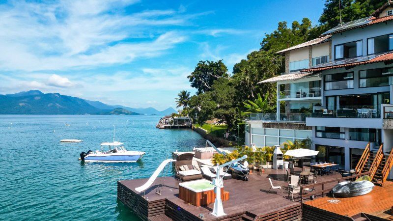 Casa Reformada à venda na costeira do Portogalo Condomínio Portogalo Angra dos Reis - 