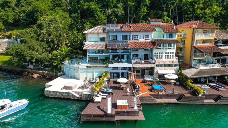 Casa Reformada à venda na costeira do Portogalo Condomínio Portogalo Angra dos Reis - 