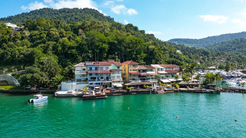 Casa Reformada à venda na costeira do Portogalo Condomínio Portogalo Angra dos Reis - 