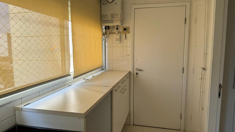 Apartamento com 168m² - 3 suítes, 3 vagas, varanda gourmet - Vila Romana Rua Camilo São Paulo - 