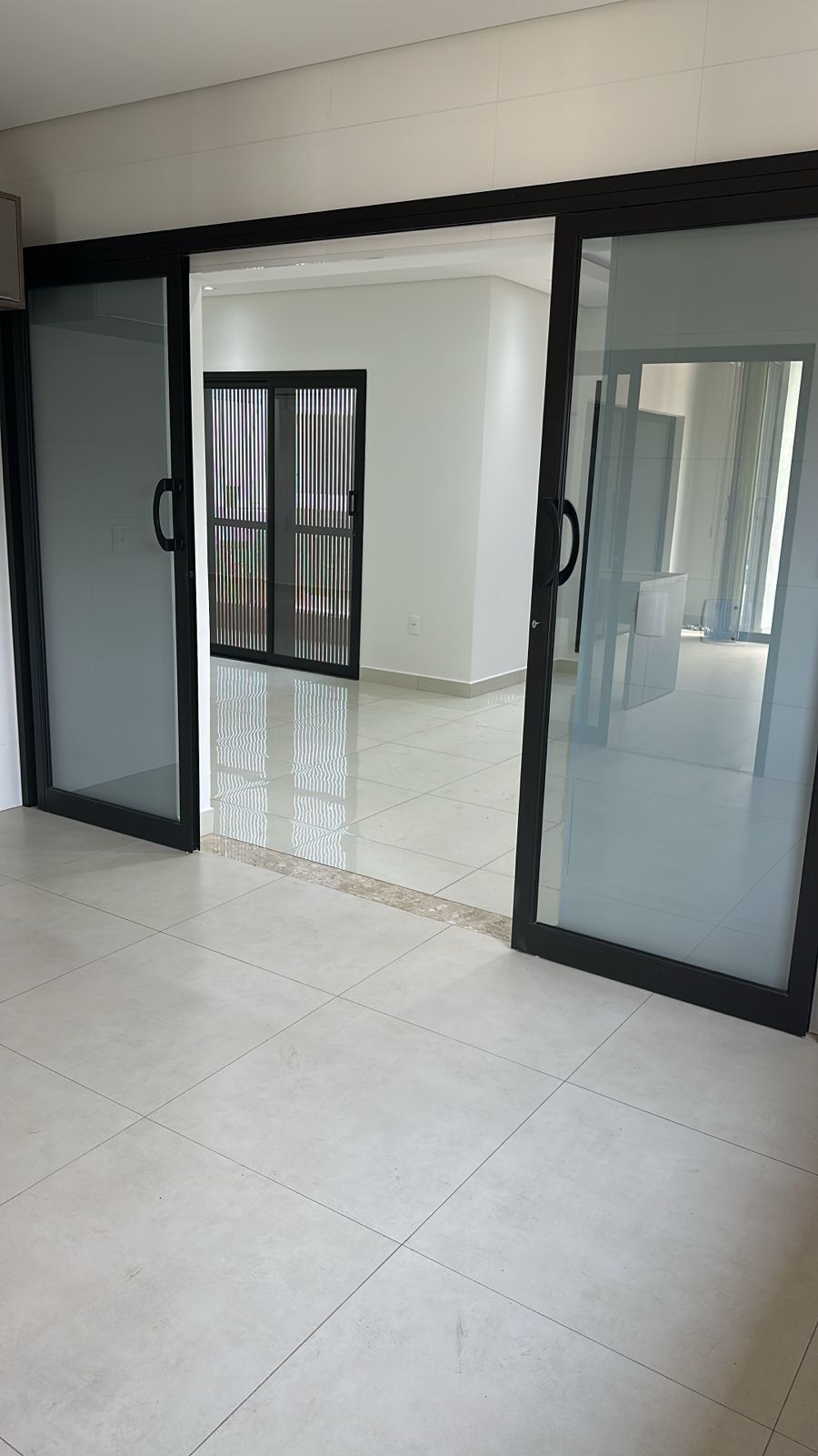 Casa com 3 dormit&oacute;rios,340m&sup2; - Alphaville Nova Esplanada III - Votorantim - SP Alameda Nova Zelândia Votorantim - 