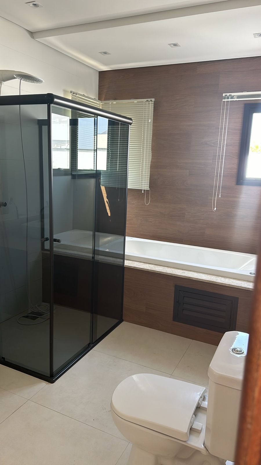 Casa com 3 dormit&oacute;rios,340m&sup2; - Alphaville Nova Esplanada III - Votorantim - SP Alameda Nova Zelândia Votorantim - 