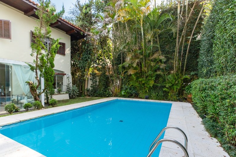 Casa a venda - Alto de Pinheiros - 2 suítes 480m² Umburanas São Paulo - 