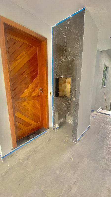 CASA COM 1 SUÍTE MAIS 1 DORMITÓRIO NA ÁGUAS CLARAS - Brusque - 
