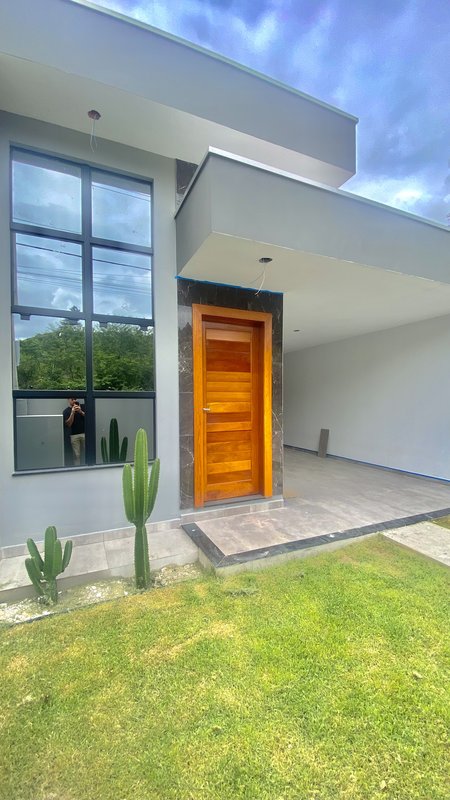 CASA COM 1 SUÍTE MAIS 1 DORMITÓRIO NA ÁGUAS CLARAS - Brusque - 