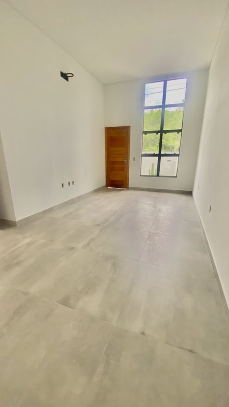 CASA COM 1 SUÍTE MAIS 1 DORMITÓRIO NA ÁGUAS CLARAS - Brusque - 