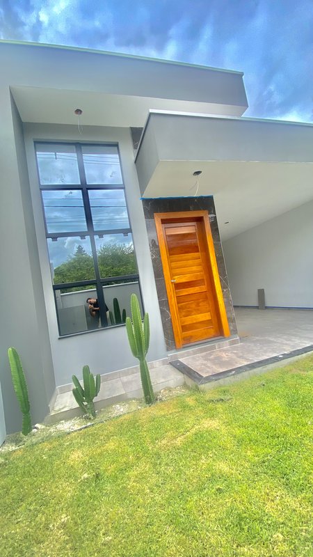 CASA COM 1 SUÍTE MAIS 1 DORMITÓRIO NA ÁGUAS CLARAS - Brusque - 