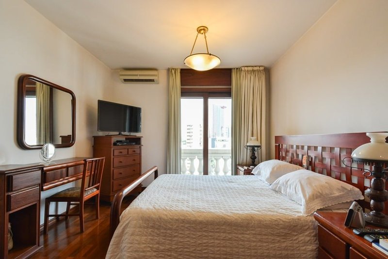 Apartamento a venda - Pinheiros - 3 suítes 246m² Costa Carvalho São Paulo - 