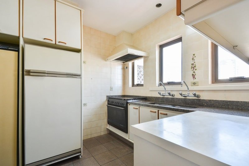 Apartamento a venda - Pinheiros - 3 suítes 246m² Costa Carvalho São Paulo - 