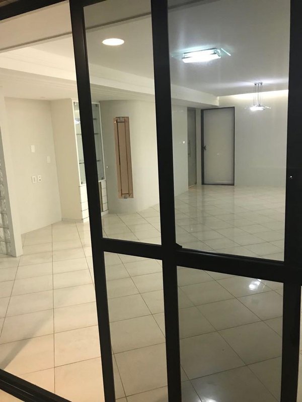 Apartamento à venda com 4 quartos sendo 2 suites, 147,00m² área útil por R$ 810.000,00 Avenida Bernardo Vieira de Melo Jaboatão dos Guararapes - 