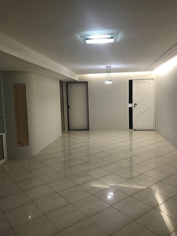 Apartamento à venda com 4 quartos sendo 2 suites, 147,00m² área útil por R$ 810.000,00 Avenida Bernardo Vieira de Melo Jaboatão dos Guararapes - 