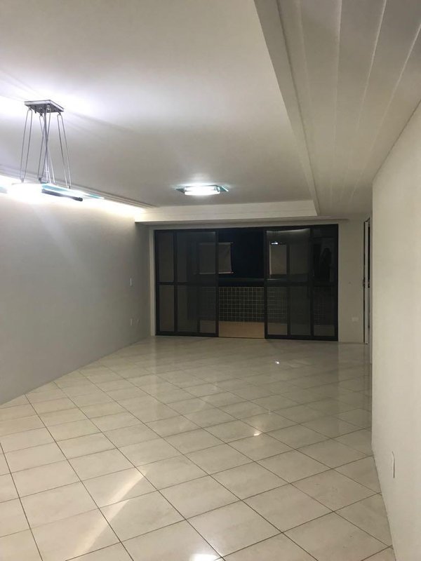 Apartamento à venda com 4 quartos sendo 2 suites, 147,00m² área útil por R$ 810.000,00 Avenida Bernardo Vieira de Melo Jaboatão dos Guararapes - 