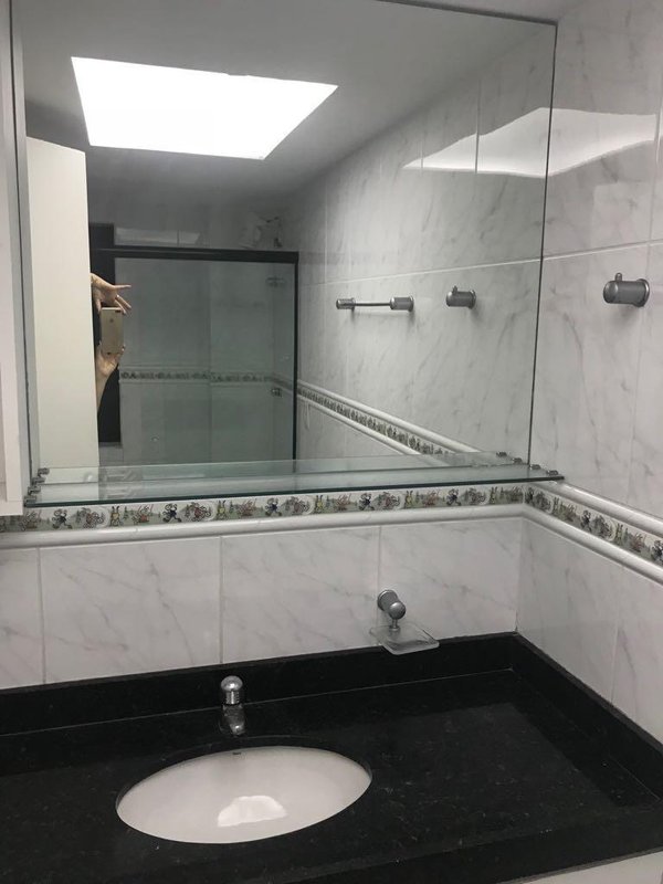 Apartamento à venda com 4 quartos sendo 2 suites, 147,00m² área útil por R$ 810.000,00 Avenida Bernardo Vieira de Melo Jaboatão dos Guararapes - 