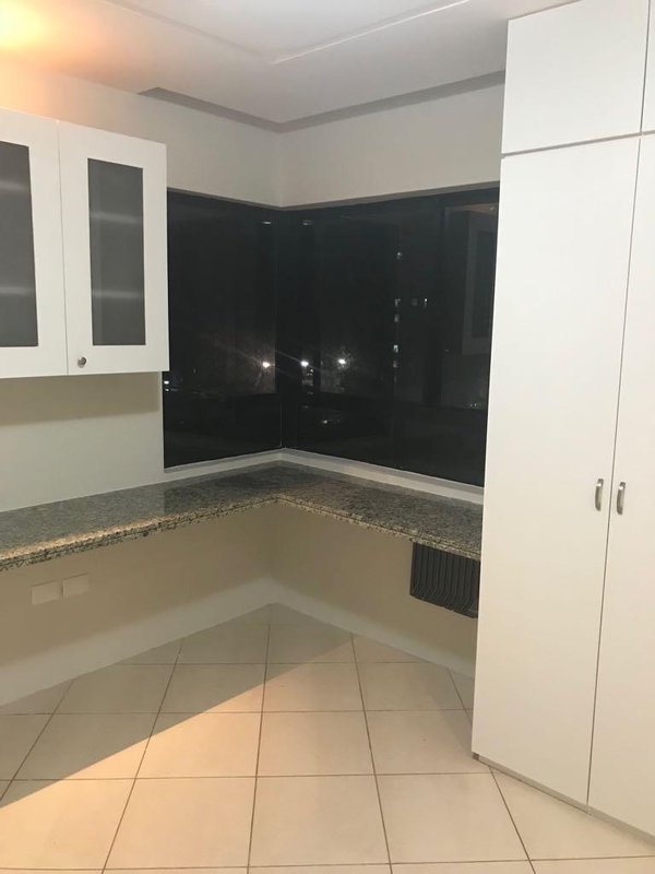 Apartamento à venda com 4 quartos sendo 2 suites, 147,00m² área útil por R$ 810.000,00 Avenida Bernardo Vieira de Melo Jaboatão dos Guararapes - 