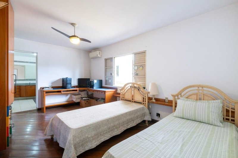 Casa a venda - Jardim Guedala - 3 suítes 417m² General Sena Vasconcelos São Paulo - 