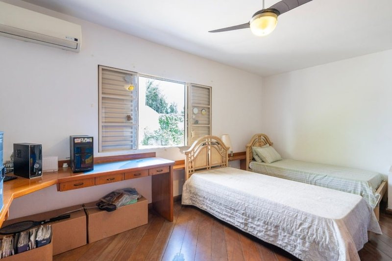 Casa a venda - Jardim Guedala - 3 suítes 417m² General Sena Vasconcelos São Paulo - 