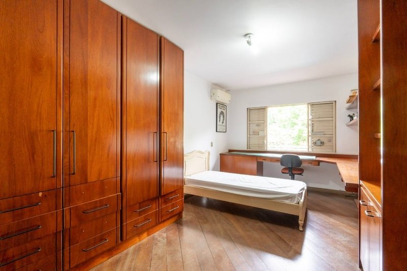 Casa a venda - Jardim Guedala - 3 suítes 417m² General Sena Vasconcelos São Paulo - 