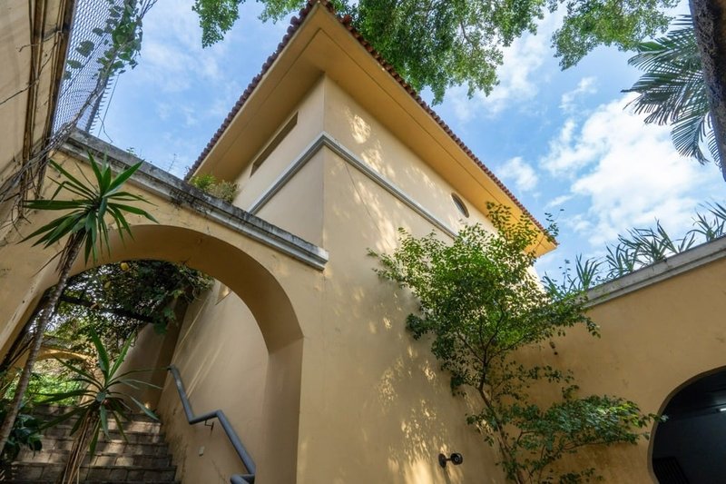 Casa a venda - Jardim Guedala - 3 suítes 417m² General Sena Vasconcelos São Paulo - 