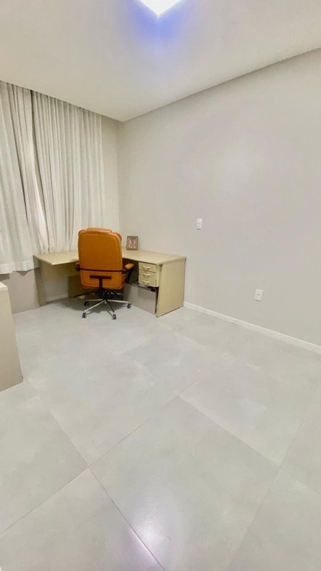 CASA COM 1 SÚITE MAIS 2 DORMITÓRIOS NA GUABIRUBA SUL - Guabiruba - 