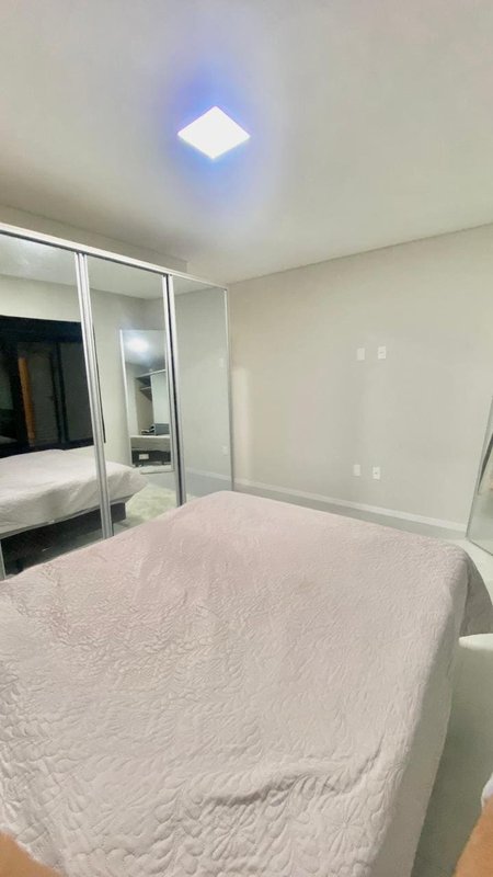 CASA COM 1 SÚITE MAIS 2 DORMITÓRIOS NA GUABIRUBA SUL - Guabiruba - 