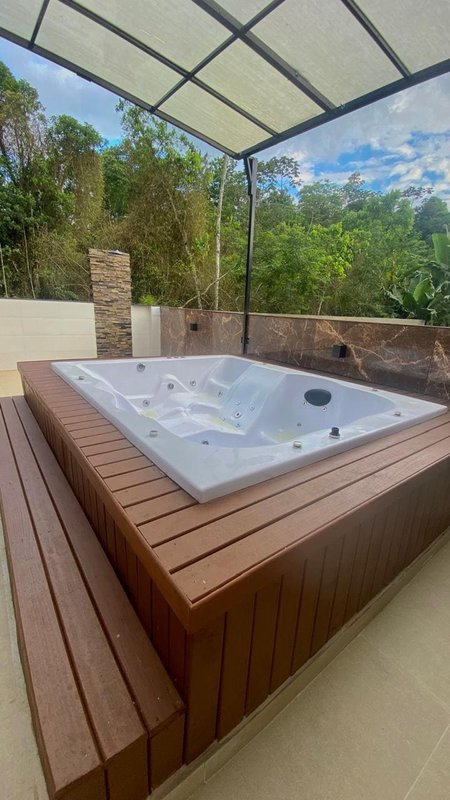 CASA COM 1 SÚITE MAIS 2 DORMITÓRIOS NA GUABIRUBA SUL - Guabiruba - 