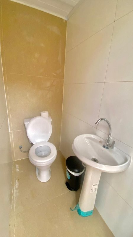CASA COM 1 SÚITE MAIS 2 DORMITÓRIOS NA GUABIRUBA SUL - Guabiruba - 
