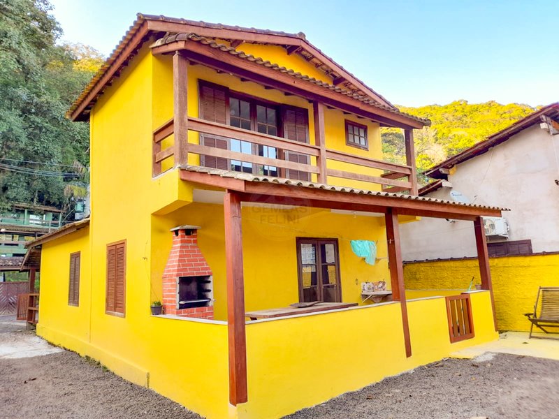 Casa charmosa e confortável em Camburi - À VENDA Sertão do Piavú São Sebastião - 