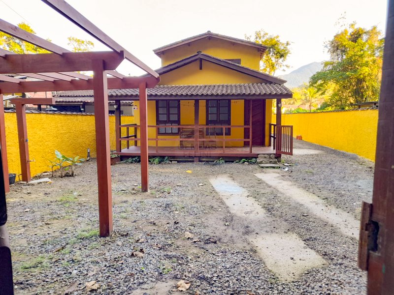 Casa charmosa e confortável em Camburi - À VENDA Sertão do Piavú São Sebastião - 