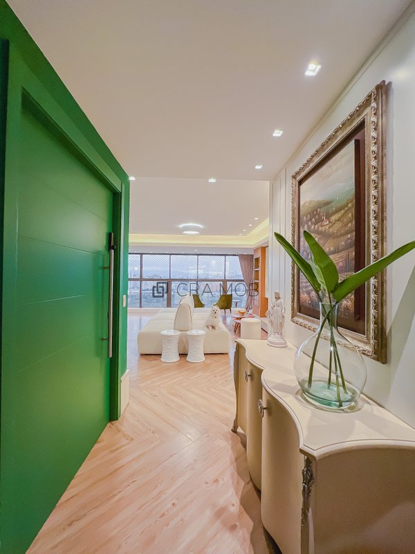 Apartamento com 222,7 m², com 3 suítes, 2 elevadores, 4 garagens no Bairro Jardim Europa Avenida Ferdinand Kisslinger Porto Alegre - 