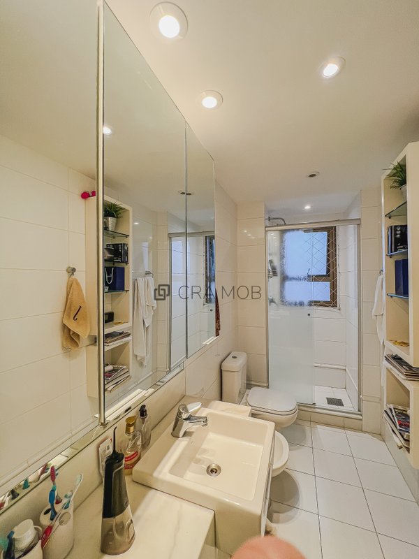 Apartamento com 222,7 m², com 3 suítes, 2 elevadores, 4 garagens no Bairro Jardim Europa Avenida Ferdinand Kisslinger Porto Alegre - 