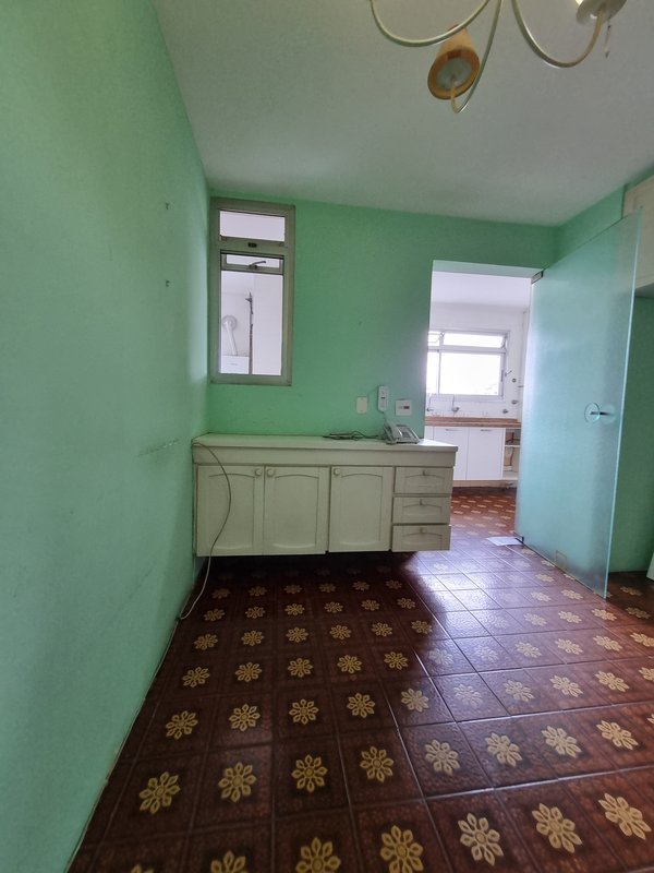 VENDE-SE LINDO APARTAMENTO – 210M2 - 1 por andar – NA MELHOR LOCALIZAÇÃO DO ITAIM Rua Jesuíno Arruda São Paulo - 