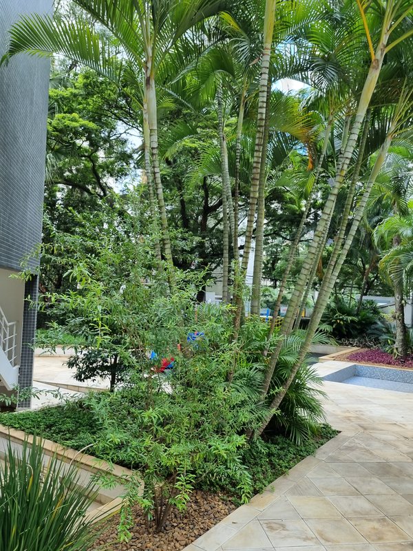 VENDE-SE LINDO APARTAMENTO – 210M2 - 1 por andar – NA MELHOR LOCALIZAÇÃO DO ITAIM Rua Jesuíno Arruda São Paulo - 