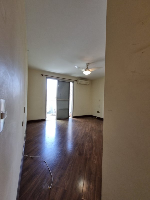 VENDE-SE LINDO APARTAMENTO – 210M2 - 1 por andar – NA MELHOR LOCALIZAÇÃO DO ITAIM Rua Jesuíno Arruda São Paulo - 