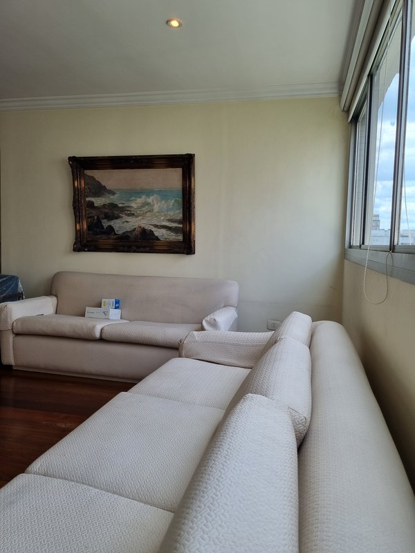 VENDE-SE LINDO APARTAMENTO – 210M2 - 1 por andar – NA MELHOR LOCALIZAÇÃO DO ITAIM Rua Jesuíno Arruda São Paulo - 