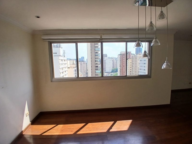 VENDE-SE LINDO APARTAMENTO – 210M2 - 1 por andar – NA MELHOR LOCALIZAÇÃO DO ITAIM Rua Jesuíno Arruda São Paulo - 