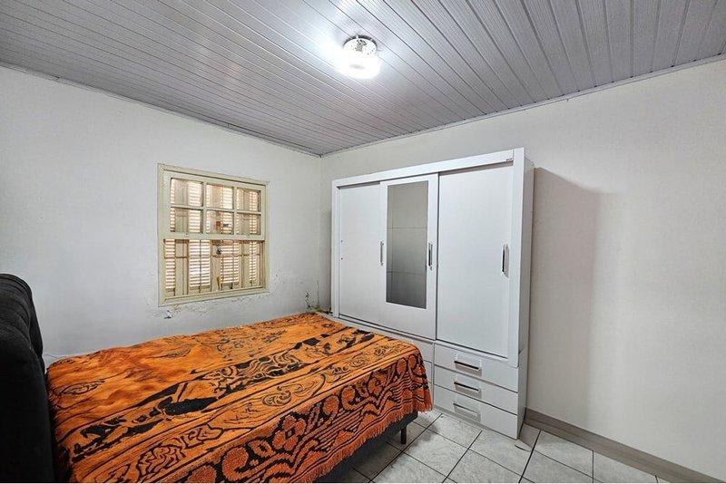 Casa a venda - Vila Guarani - 4 dormitórios 116m² do Café São Paulo - 