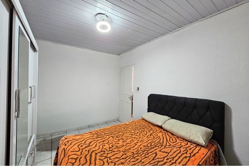 Casa a venda - Vila Guarani - 4 dormitórios 116m² do Café São Paulo - 