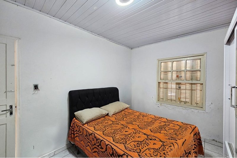 Casa a venda - Vila Guarani - 4 dormitórios 116m² do Café São Paulo - 