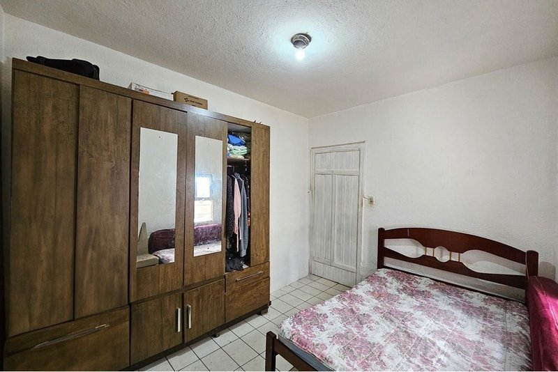 Casa a venda - Vila Guarani - 4 dormitórios 116m² do Café São Paulo - 