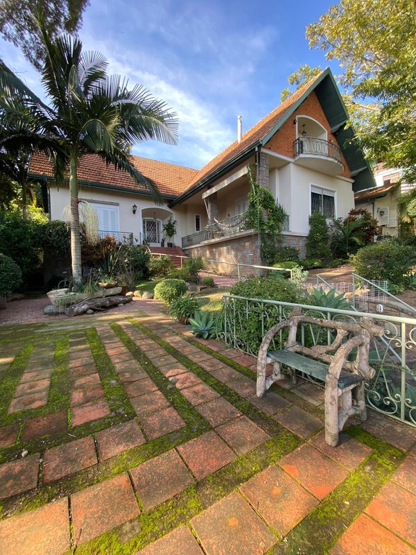 Casa com 4 dormitórios na Vila Assunção Rua Doutor Possidônio Cunha Porto Alegre - 