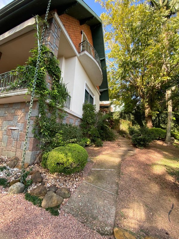 Casa com 4 dormitórios na Vila Assunção Rua Doutor Possidônio Cunha Porto Alegre - 