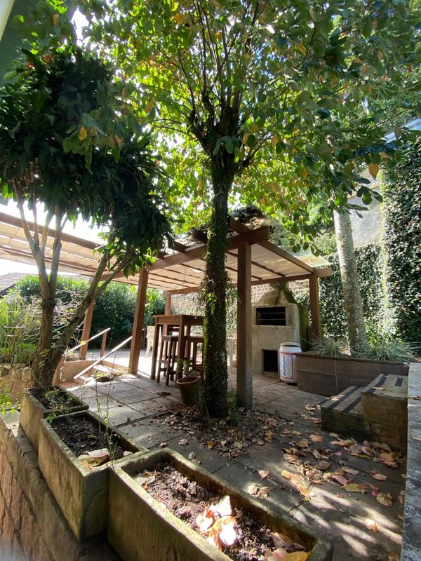 Casa com 4 dormitórios na Vila Assunção Rua Doutor Possidônio Cunha Porto Alegre - 