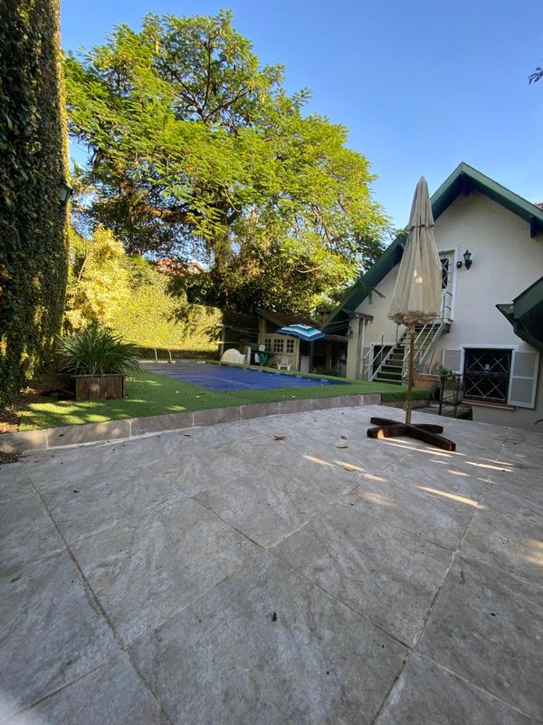 Casa com 4 dormitórios na Vila Assunção Rua Doutor Possidônio Cunha Porto Alegre - 