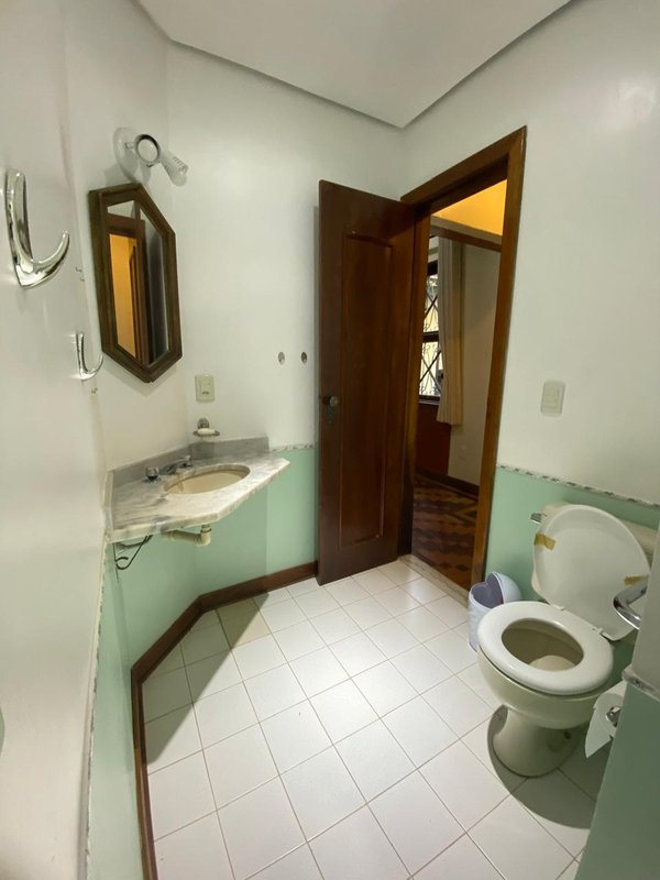 Casa com 4 dormitórios na Vila Assunção Rua Doutor Possidônio Cunha Porto Alegre - 