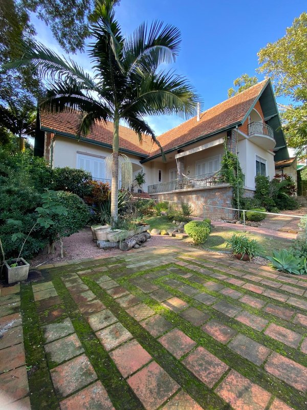 Casa com 4 dormitórios na Vila Assunção Rua Doutor Possidônio Cunha Porto Alegre - 