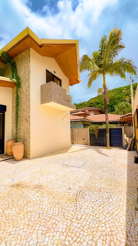 Casa maravilhosa recém construída fora de condomínio na Praia de Juquehy - LOCAÇÃO DIÁRIA - São Sebastião - 