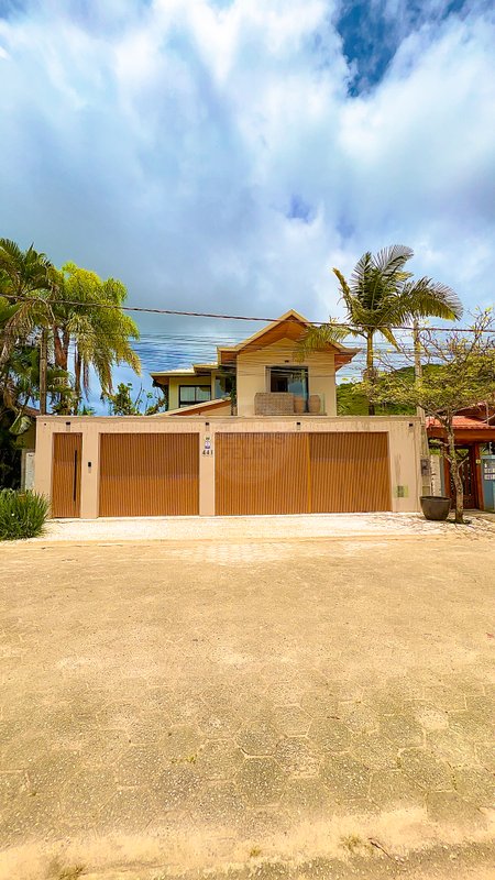 Casa maravilhosa recém construída fora de condomínio na Praia de Juquehy - LOCAÇÃO DIÁRIA - São Sebastião - 