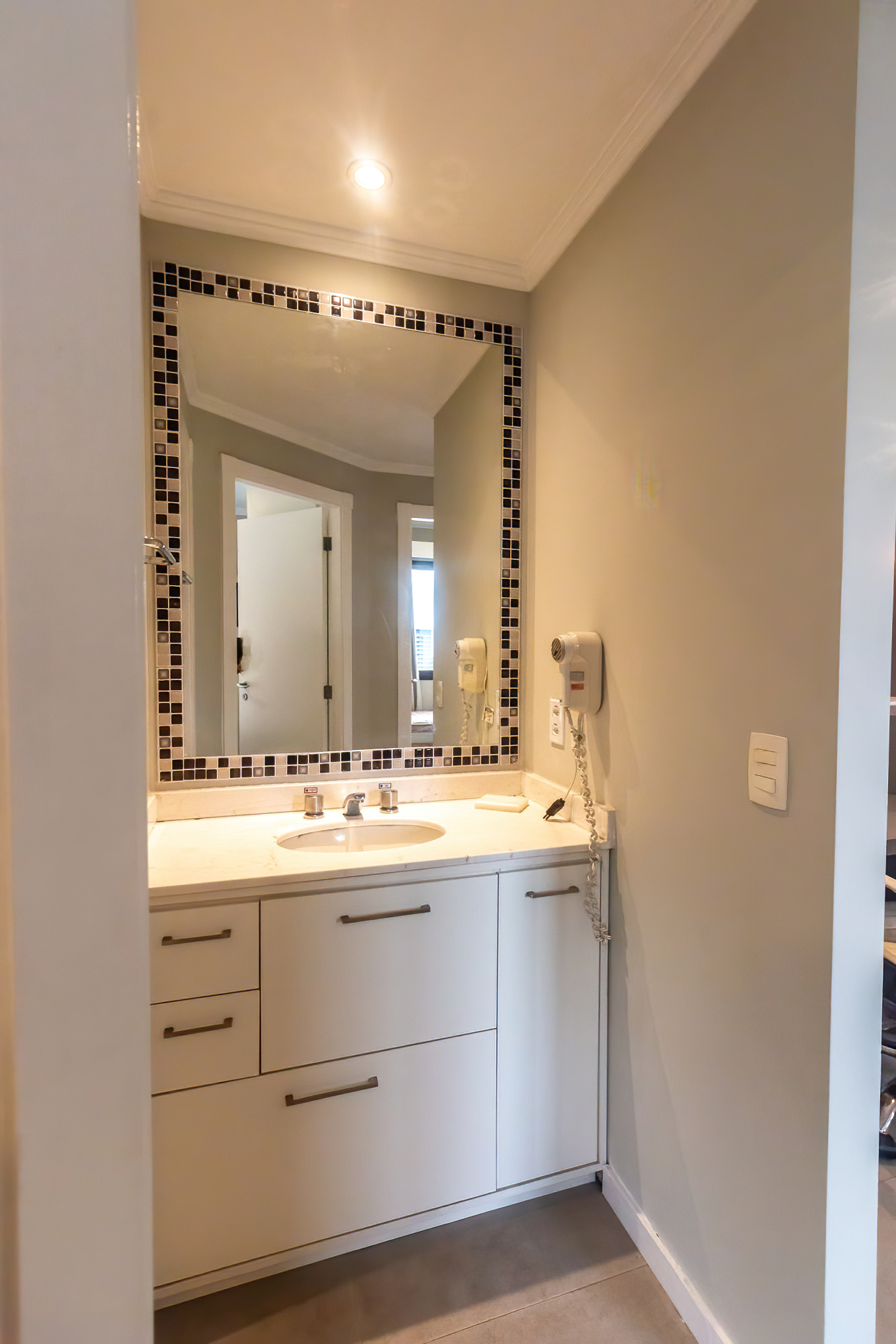 VENDE-SE APARTAMENTO 54M2 - PRONTO PARA MORAR Rua Alvorada São Paulo - 