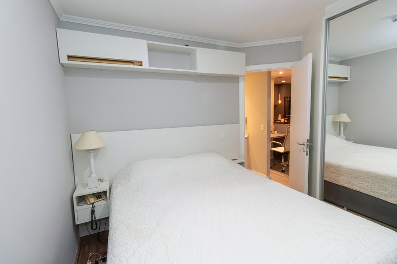 ALUGA-SE APARTAMENTO 54M2 - MOBILIADO - PRONTO PARA MORAR Rua Alvorada São Paulo - 