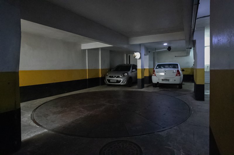 2 Quartos com vaga e vista para o verde em Laranjeiras! Rua Alice Rio de Janeiro - 